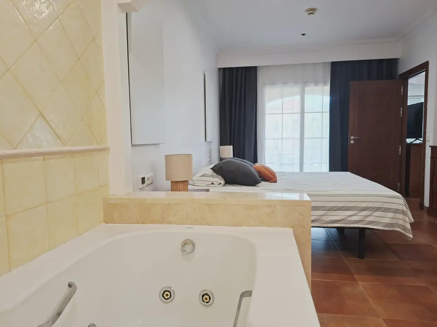2 sypialnia Apartament na sprzedaż w Pedreguer z basenem garażem - 395 000 € (Ref: 10086484)