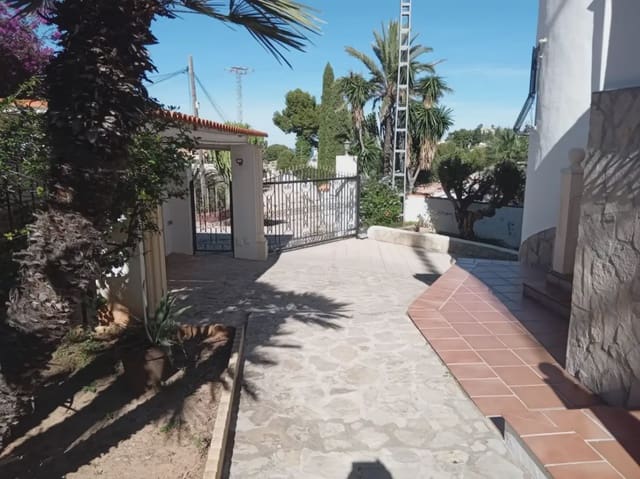 4 soveværelse Villa til salg i El Montgó, Dénia med swimmingpool garage - € 590.000 (Ref: 10086490)