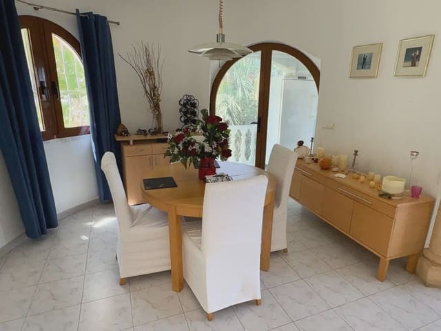 3 soverom Villa til salgs i El Montgó, Dénia med svømmebasseng garasje - € 570 000 (Ref: 10086491)