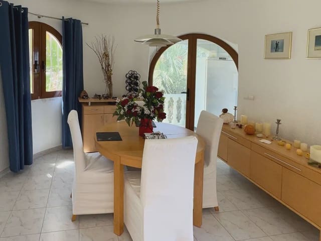 3 soverom Villa til salgs i El Montgó, Dénia med svømmebasseng garasje - € 570 000 (Ref: 10086491)