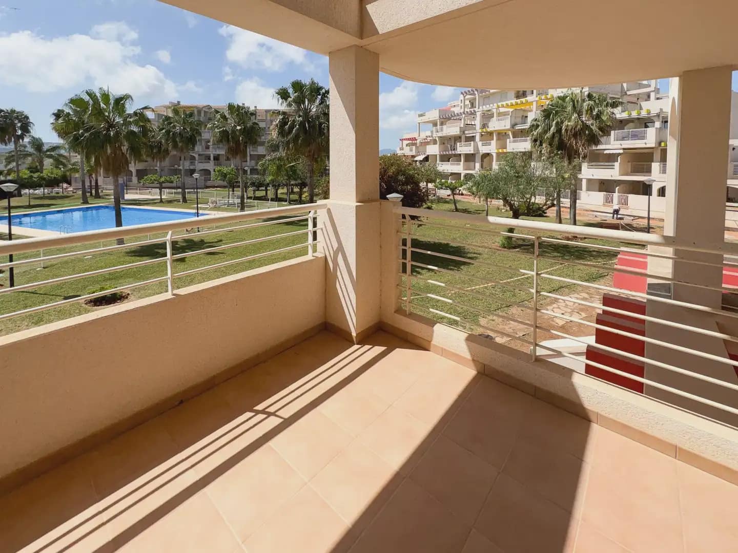 2 soveværelse Strandlejlighed til salg i Denia med swimmingpool garage - € 325.000 (Ref: 10086494)