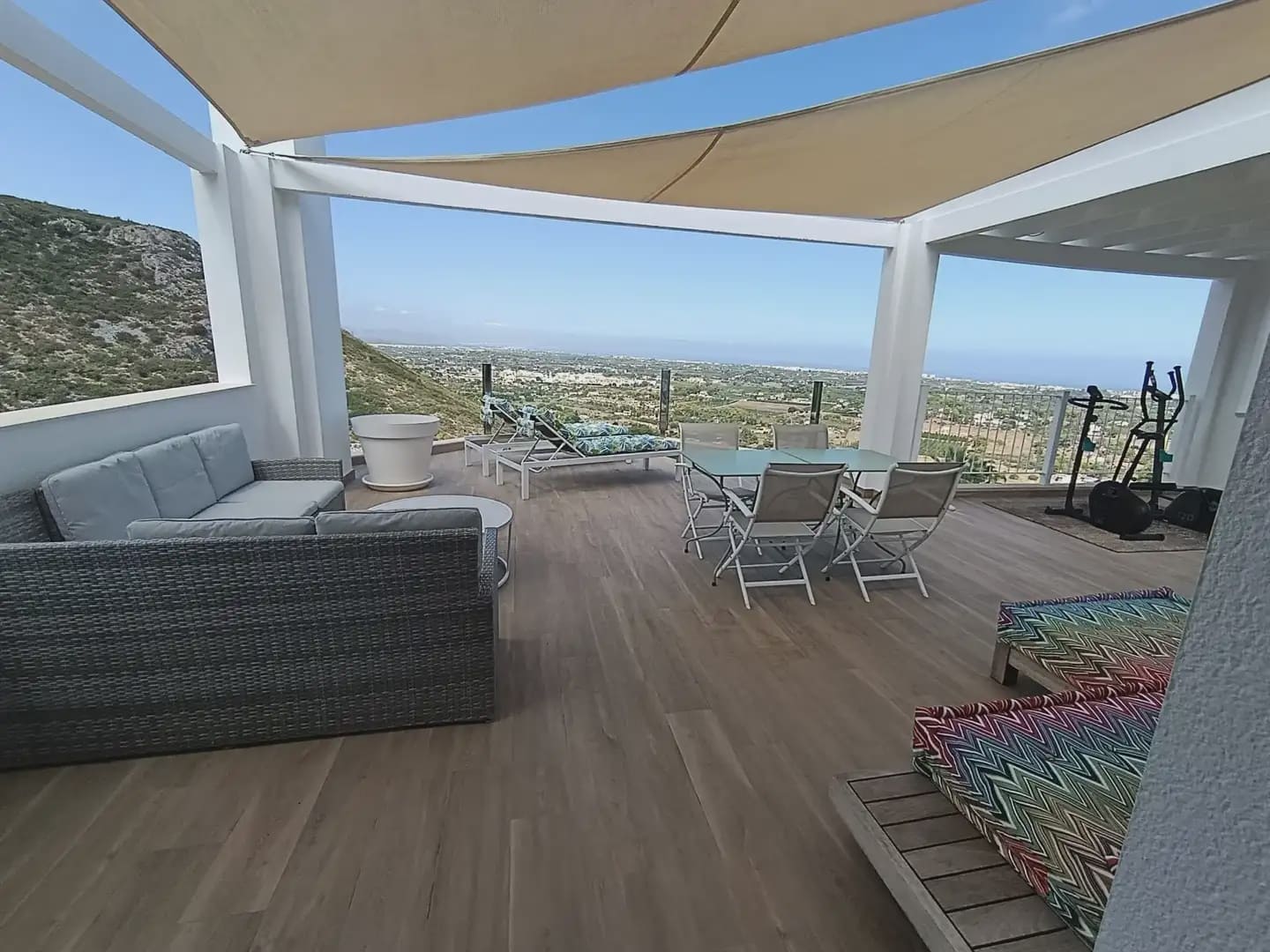 4 sypialnia Willa na sprzedaż w Denia z basenem garażem - 895 000 € (Ref: 10086501)