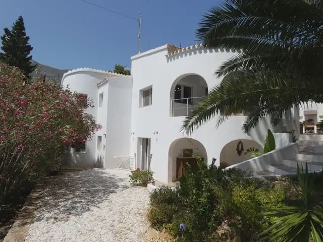Chalet de 3 habitaciones en Dénia en venta - 628.000 € (Ref: 10086502)
