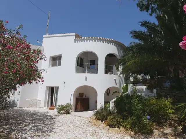 Chalet de 3 habitaciones en Dénia en venta - 628.000 € (Ref: 10086502)
