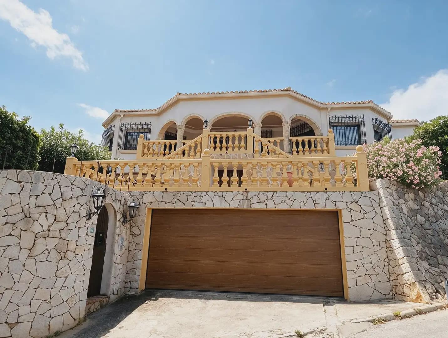 4 sypialnia Willa na sprzedaż w Denia z basenem garażem - 850 000 € (Ref: 10090049)