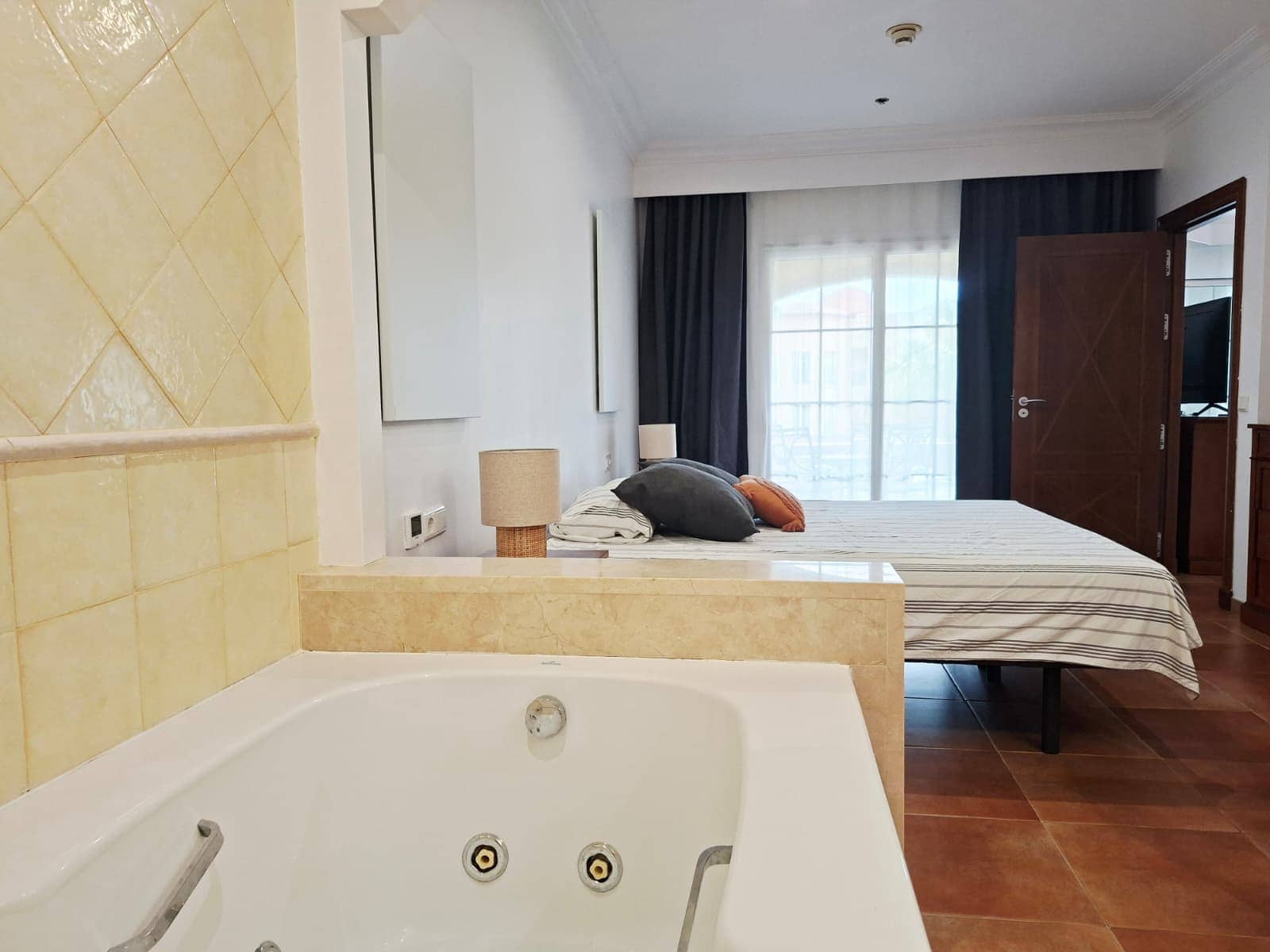 2 soveværelse Lejlighed til salg i Denia med swimmingpool garage - € 395.000 (Ref: 10168780)