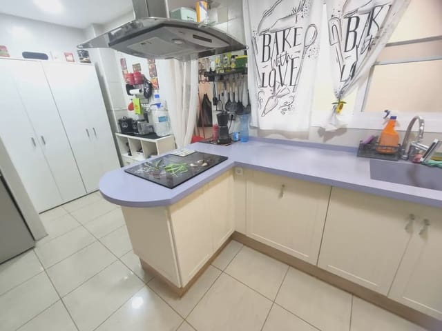 Piso de 4 habitaciones en Alcoy / Alcoi en venta - 140.000 € (Ref: 10086446)