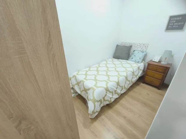 2 soverom Leilighet til leie i Alcoy / Alcoi - € 590 (Ref: 10086450)