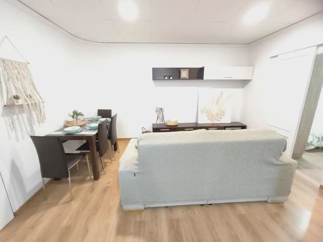 2 soverom Leilighet til leie i Alcoy / Alcoi - € 590 (Ref: 10086450)