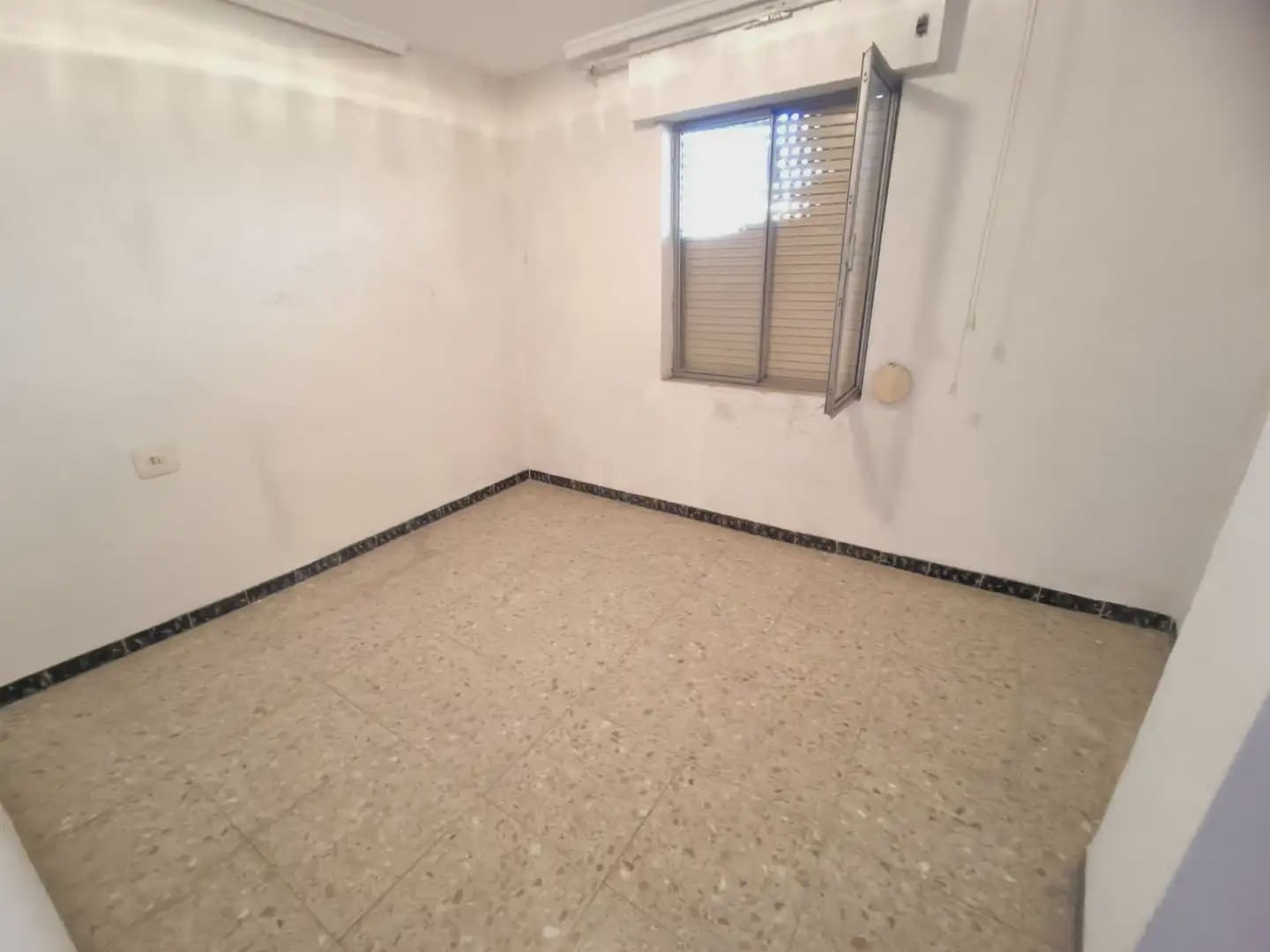4 soveværelse Rækkehus til salg i Cocentaina - € 80.000 (Ref: 10086451)