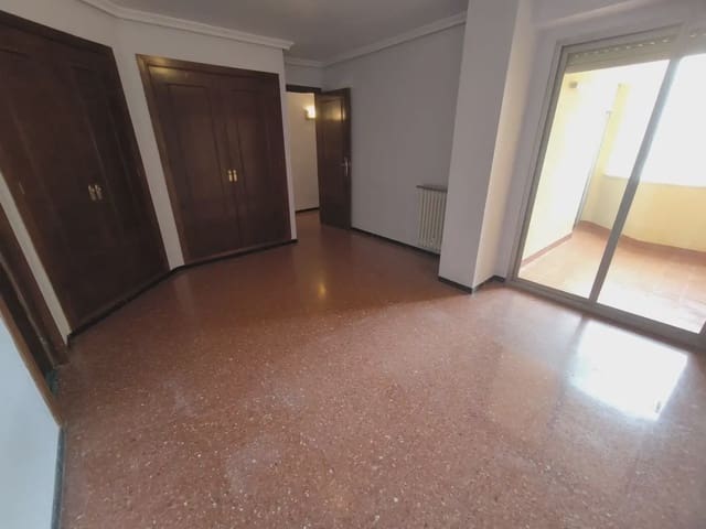 Piso de 4 habitaciones en Alcoy / Alcoi en venta - 200.000 € (Ref: 10086460)