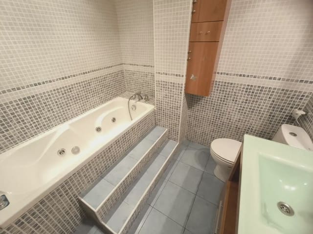 3 soverom Leilighet til leie i Alcoy / Alcoi - € 650 (Ref: 10086461)