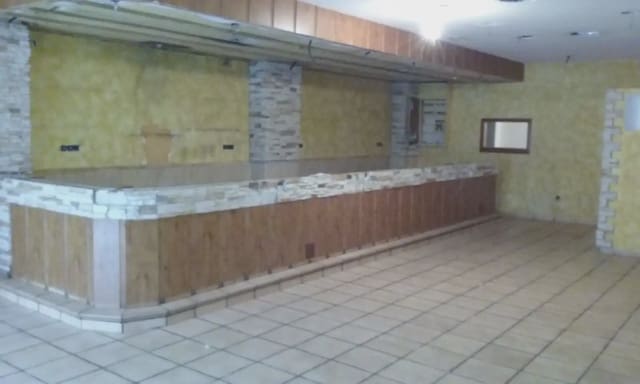 Commercieel te huur in Alcoy / Alcoi - € 500 (Ref: 10086474)