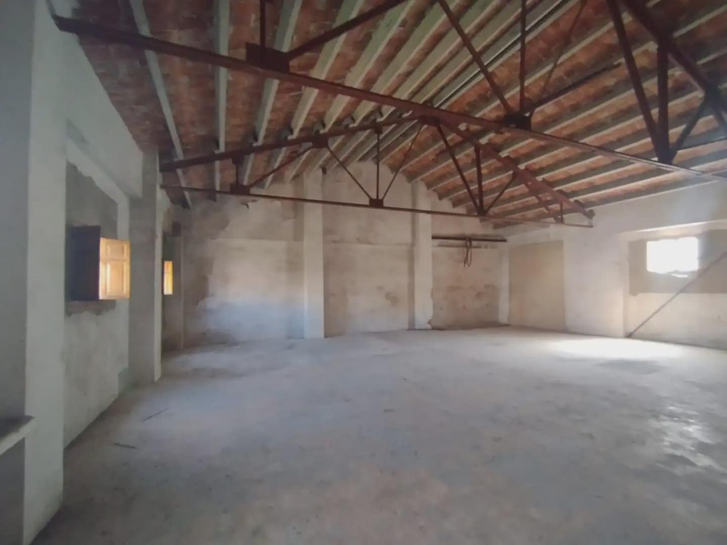 Kaupallinen myytävänä paikassa Alcoy / Alcoi - 99 000 € (Ref: 10086475)