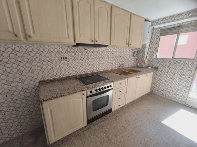 4 quarto Apartamento para venda em Alcoy / Alcoi - 90 000 € (Ref: 10094924)