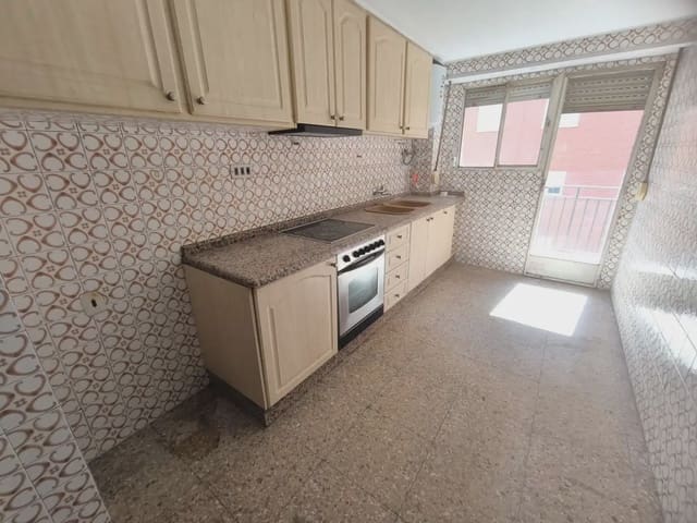 4 quarto Apartamento para venda em Alcoy / Alcoi - 90 000 € (Ref: 10094924)