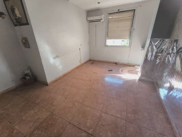 4 bedroom Flat for sale in Alcoy / Alcoi - € 76,000 (Ref: 10101430)