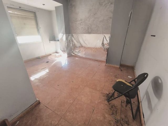 4 bedroom Flat for sale in Alcoy / Alcoi - € 76,000 (Ref: 10101430)