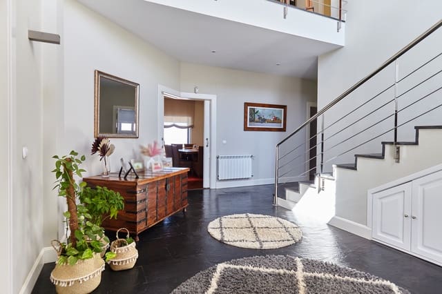 5 Zimmer Villa zu verkaufen in La Carolina mit Pool Garage - 1.150.000 € (Ref: 10106481)