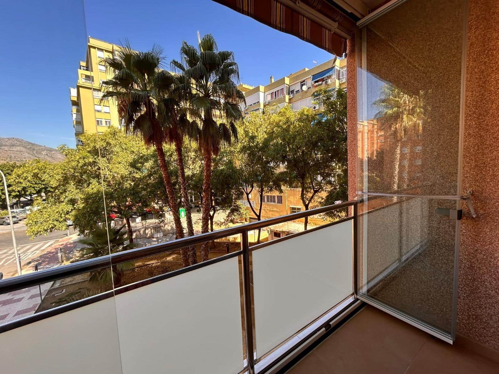 2 bedroom Flat for sale in Torremolinos with garage - € 330,000 (Ref: 10130237)