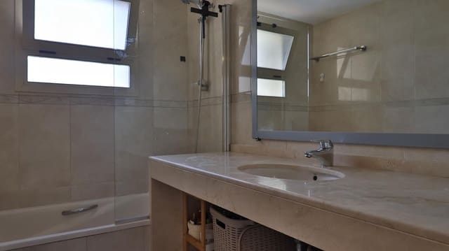 2 soverom Leilighet til salgs i Mijas med svømmebasseng garasje - € 450 000 (Ref: 10130239)