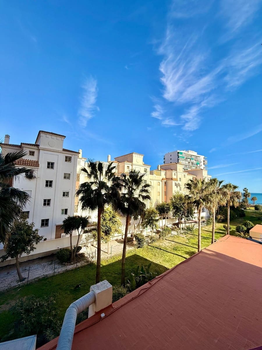 Yksiö myytävänä paikassa Benalmadena Costa mukana uima-altaan - 209 000 € (Ref: 10130244)