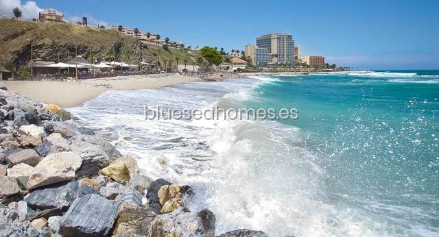 Yksiö myytävänä paikassa Benalmadena Costa mukana uima-altaan - 209 000 € (Ref: 10130244)
