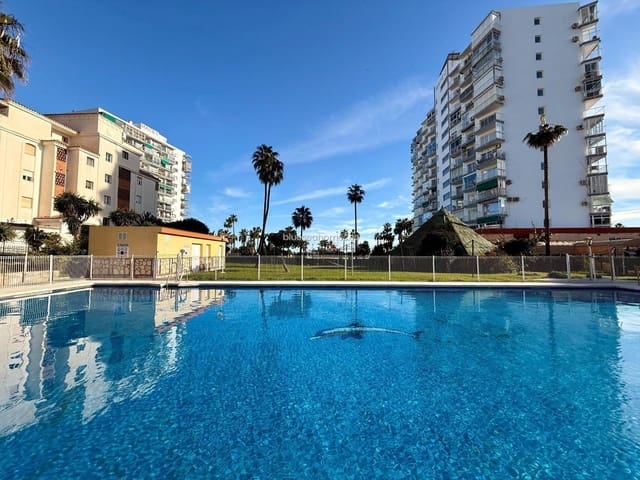Yksiö myytävänä paikassa Benalmadena Costa, Benalmádena mukana uima-altaan - 209 000 € (Ref: 10130244)