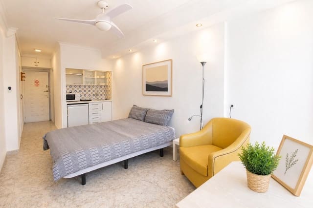 Yksiö myytävänä paikassa Benalmadena Costa, Benalmádena mukana uima-altaan - 175 000 € (Ref: 10130245)