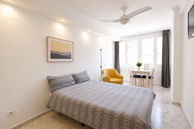 Yksiö myytävänä paikassa Benalmadena Costa, Benalmádena mukana uima-altaan - 175 000 € (Ref: 10130245)