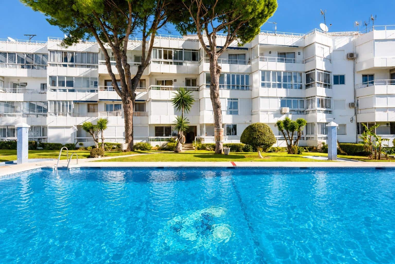 Yksiö myytävänä paikassa Benalmadena Costa mukana uima-altaan - 175 000 € (Ref: 10130245)