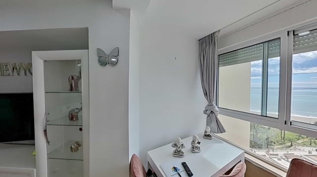 2 makuuhuone Huoneisto myytävänä paikassa Benalmadena Costa, Benalmádena mukana 
autotalli - 380 000 € (Ref: 10130248)