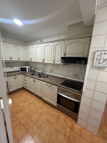 3 makuuhuone Asunto vuokrattavana paikassa Los Boliches , Fuengirola mukana uima-altaan - 2 100 € (Ref: 10130252)