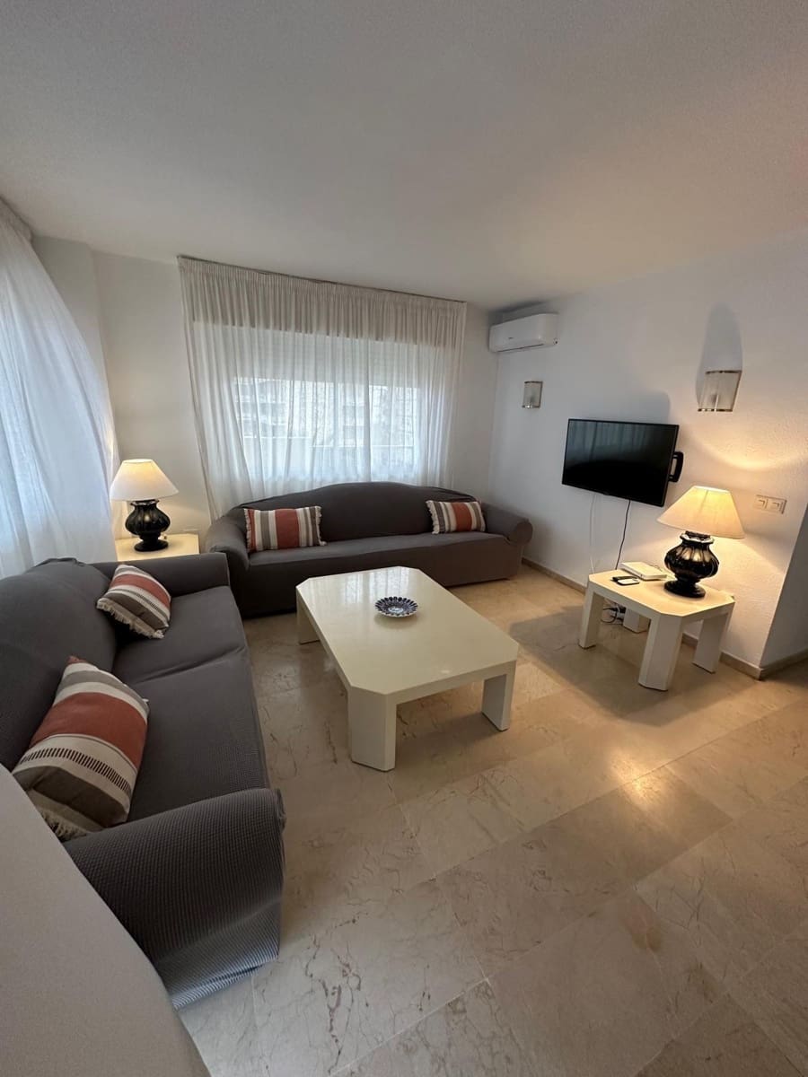 3 bedroom Flat for rent in Fuengirola with pool - € 2,100 (Ref: 10130252)