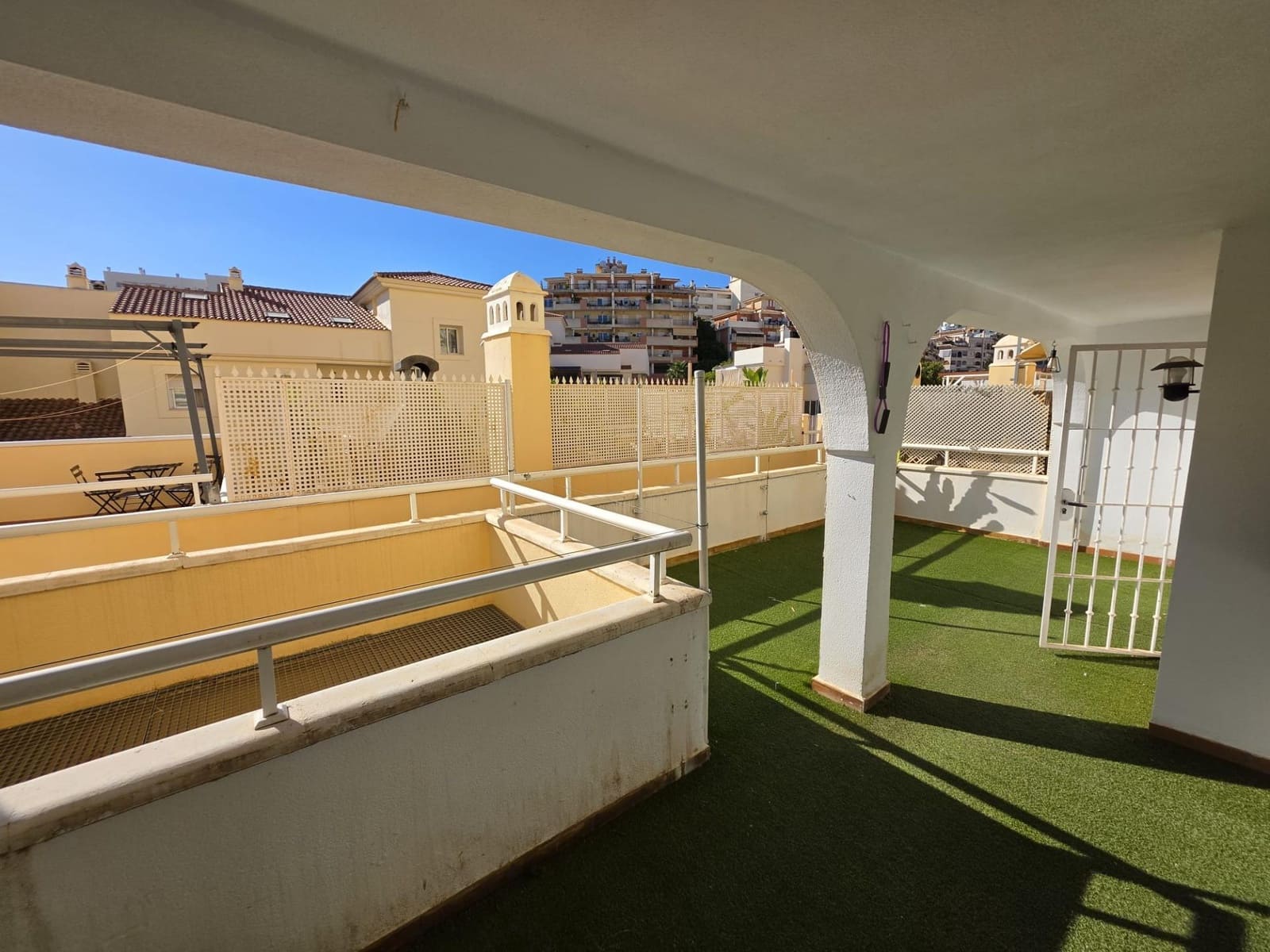 2 bedroom Flat for sale in Torrequebrada with pool garage - € 312,000 (Ref: 10130255)