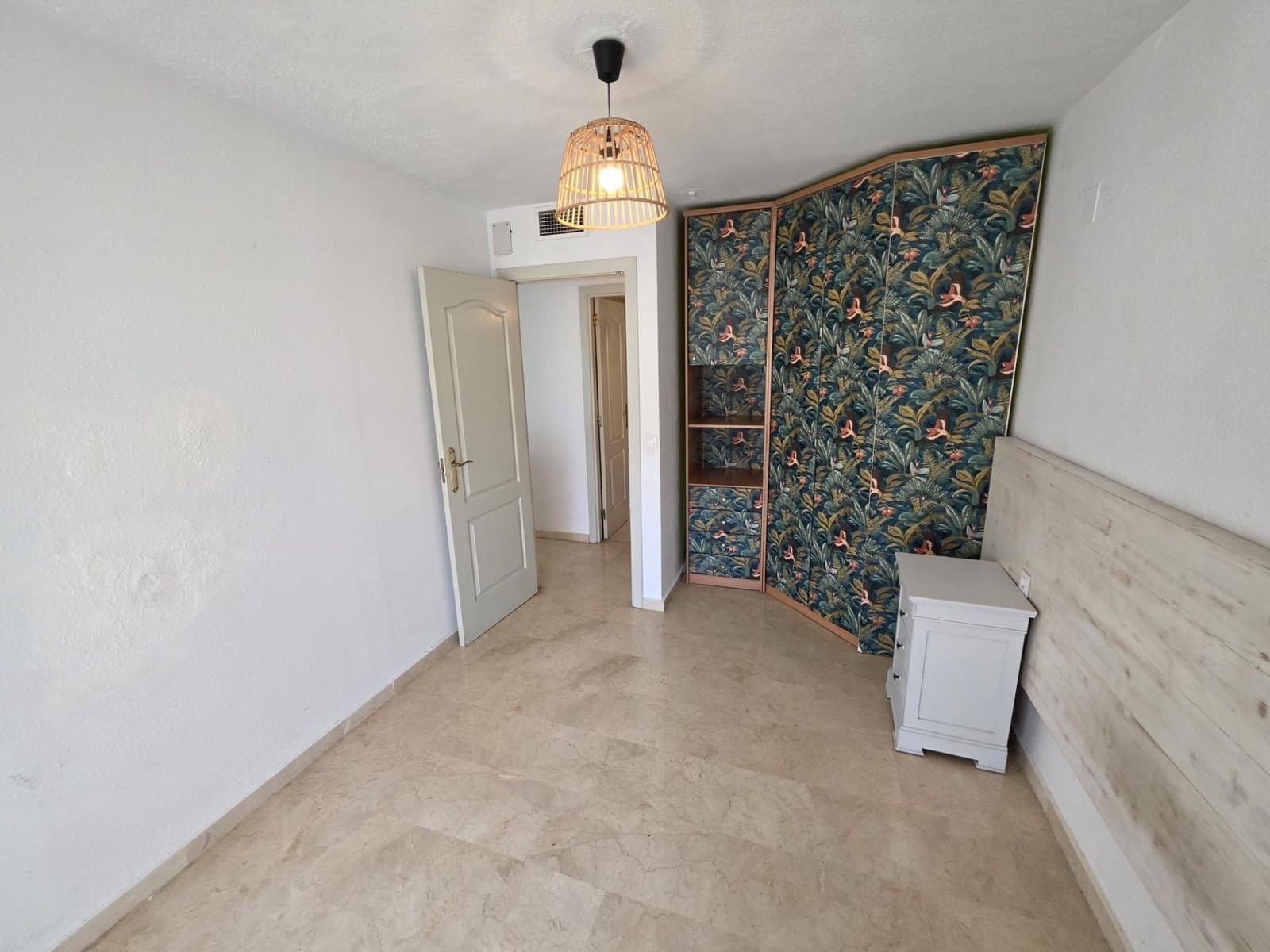 2 bedroom Flat for sale in Torrequebrada with pool garage - € 312,000 (Ref: 10130255)