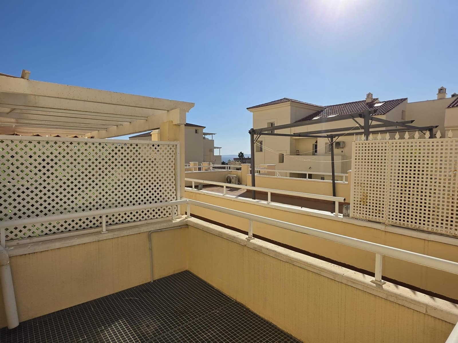 2 bedroom Flat for sale in Torrequebrada with pool garage - € 312,000 (Ref: 10130255)