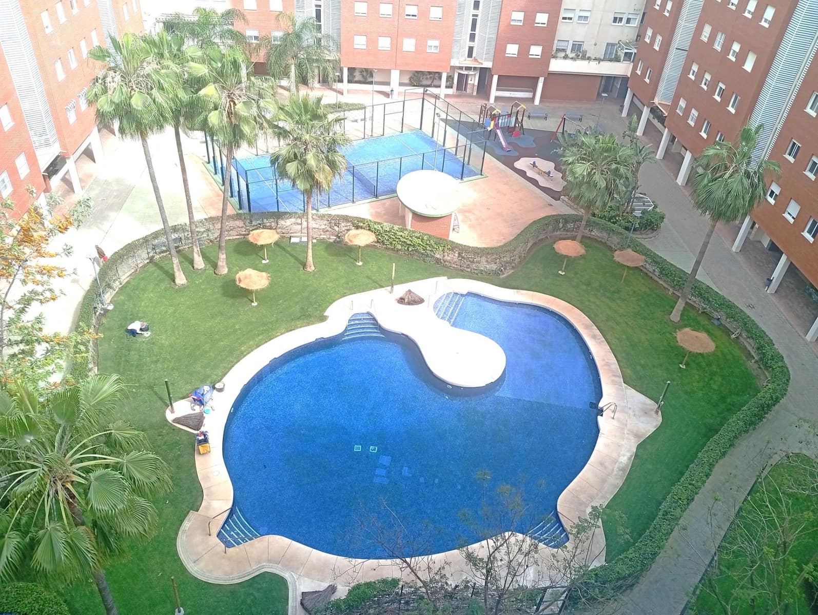 Piso de 3 habitaciones en Málaga ciudad en venta con piscina garaje - 600.000 € (Ref: 10130257)
