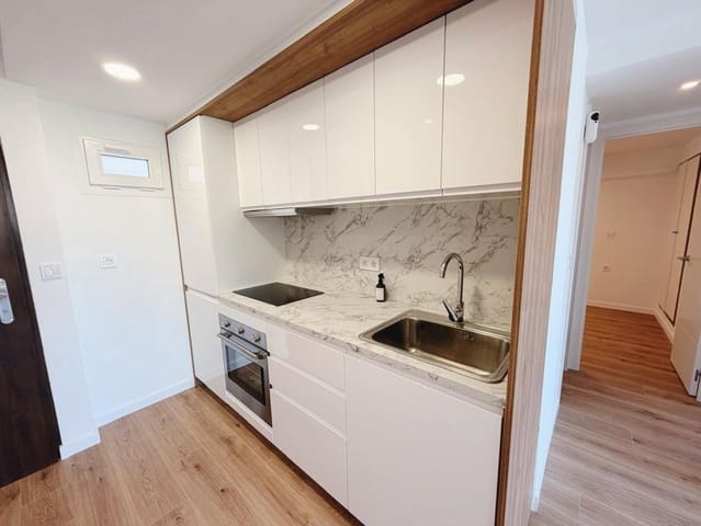 2 bedroom Flat for sale in Benalmádena with pool - € 318,000 (Ref: 10130258)