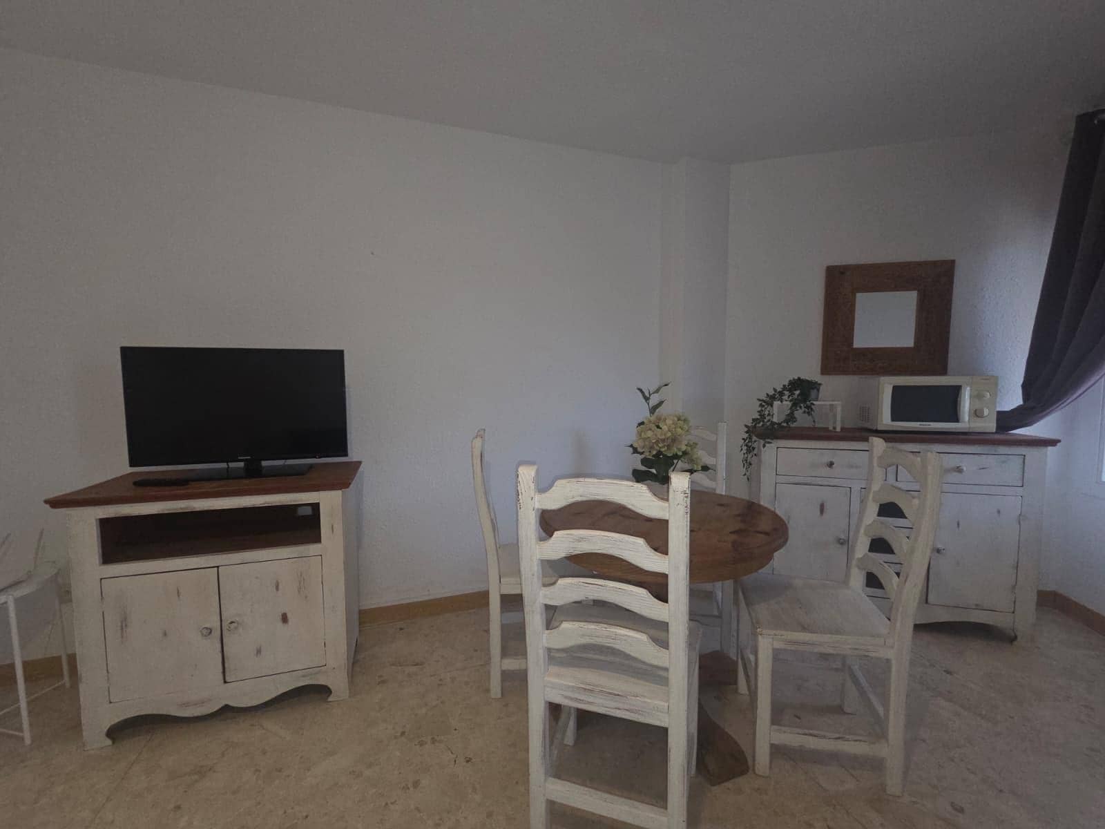 1 makuuhuone Asunto vuokrattavana paikassa Sitio de Calahonda mukana uima-altaan - 1 100 € (Ref: 10136288)