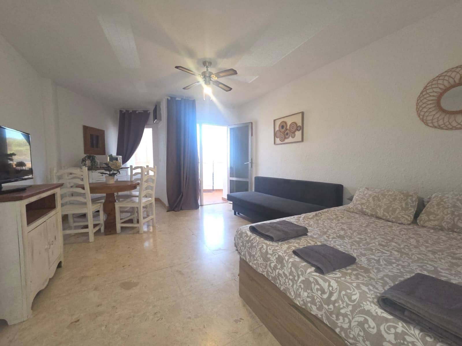 1 makuuhuone Asunto vuokrattavana paikassa Sitio de Calahonda mukana uima-altaan - 1 100 € (Ref: 10136288)
