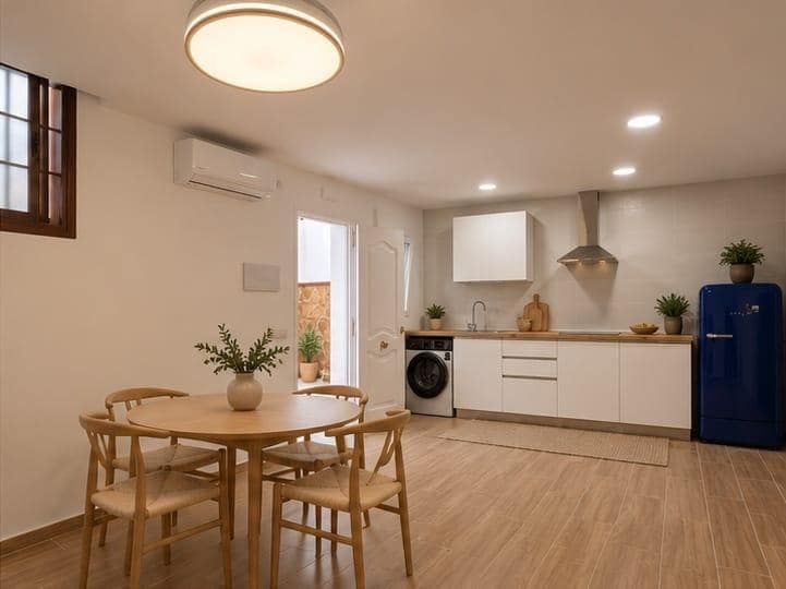 2 soveværelse Lejlighed til leje i Malaga by med garage - € 1.200 (Ref: 10168701)