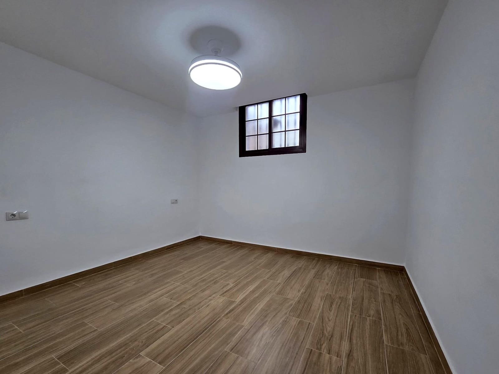 2 soveværelse Lejlighed til leje i Malaga by med garage - € 1.200 (Ref: 10168701)