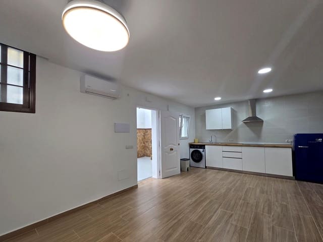 2 soveværelse Lejlighed til leje i Málaga by med garage - € 1.200 (Ref: 10168701)