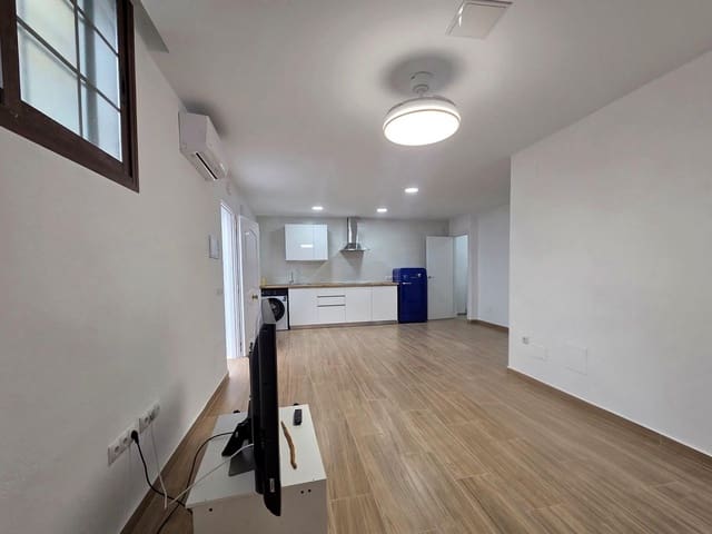 2 soveværelse Lejlighed til leje i Málaga by med garage - € 1.200 (Ref: 10168701)