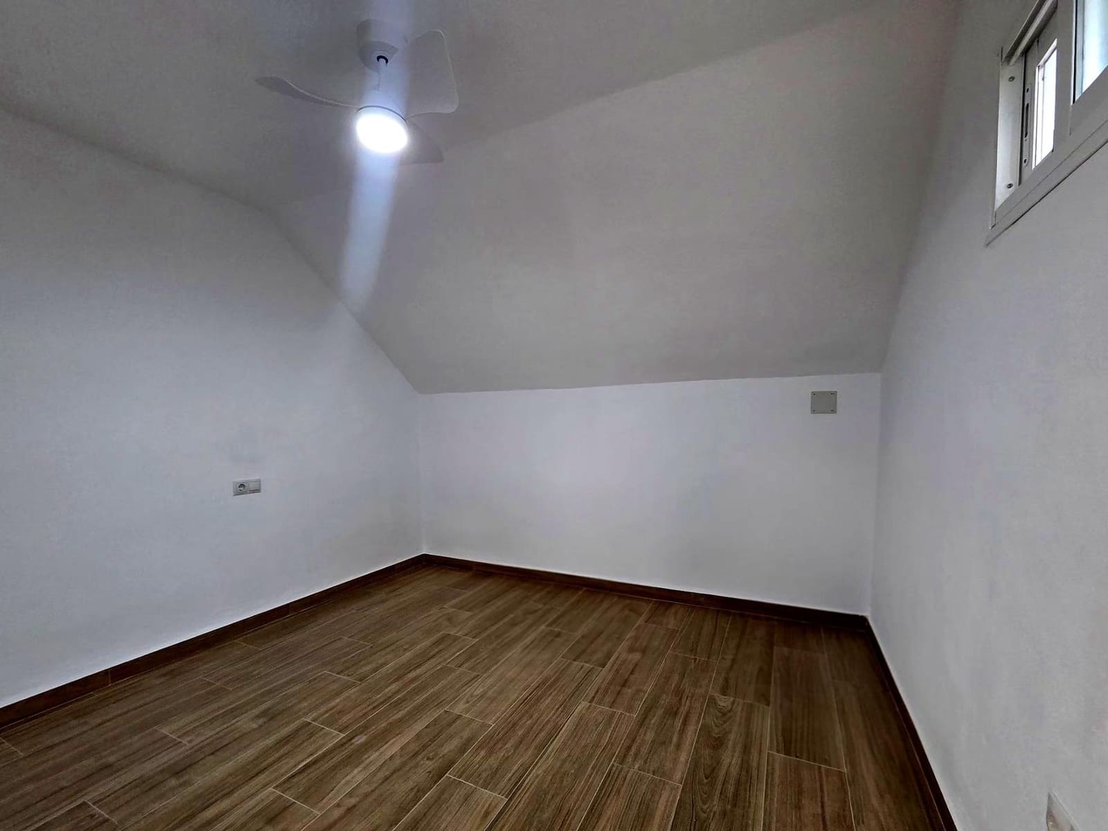 2 soveværelse Lejlighed til leje i Malaga by med garage - € 1.200 (Ref: 10168701)