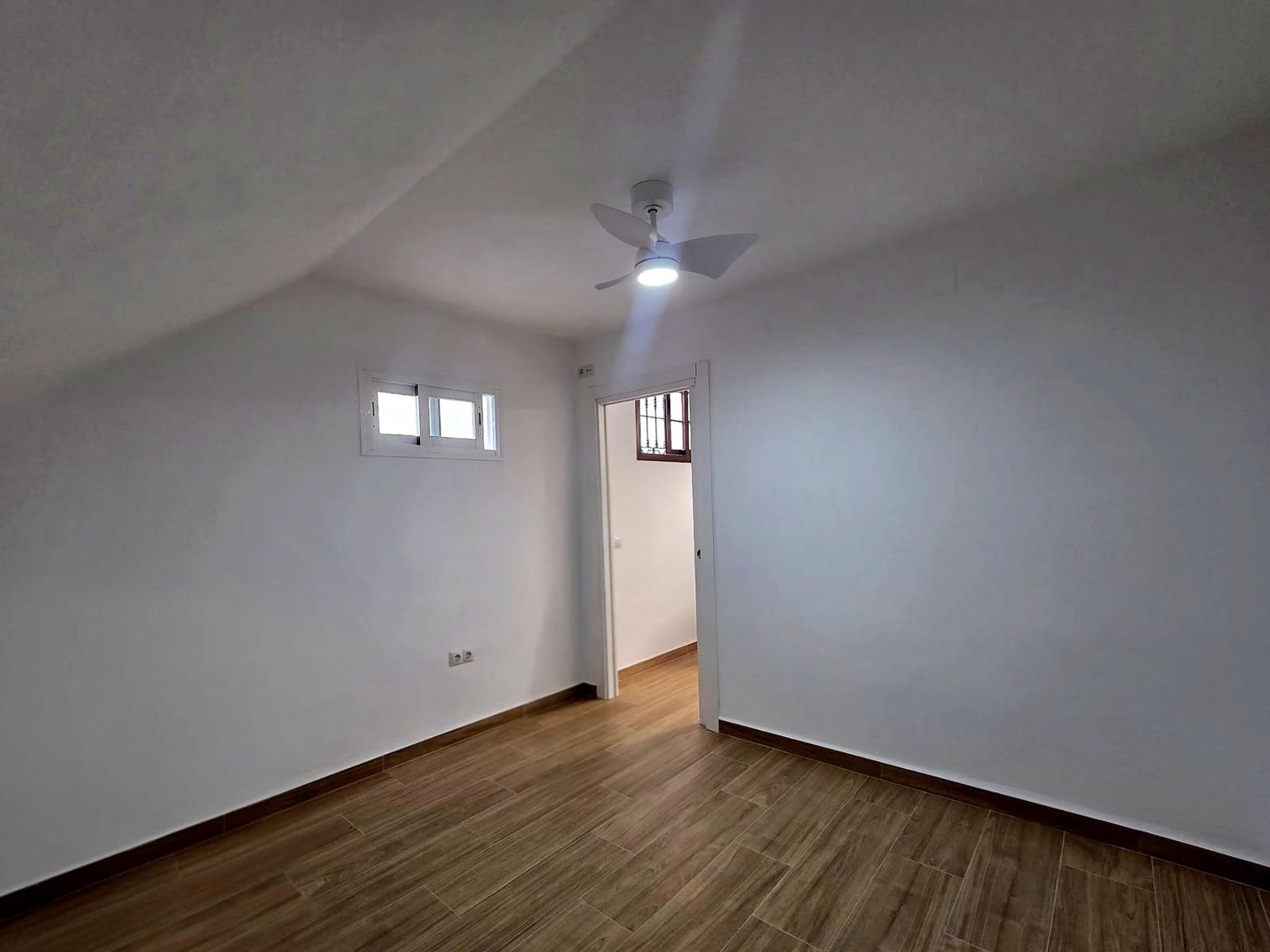 2 soveværelse Lejlighed til leje i Malaga by med garage - € 1.200 (Ref: 10168701)