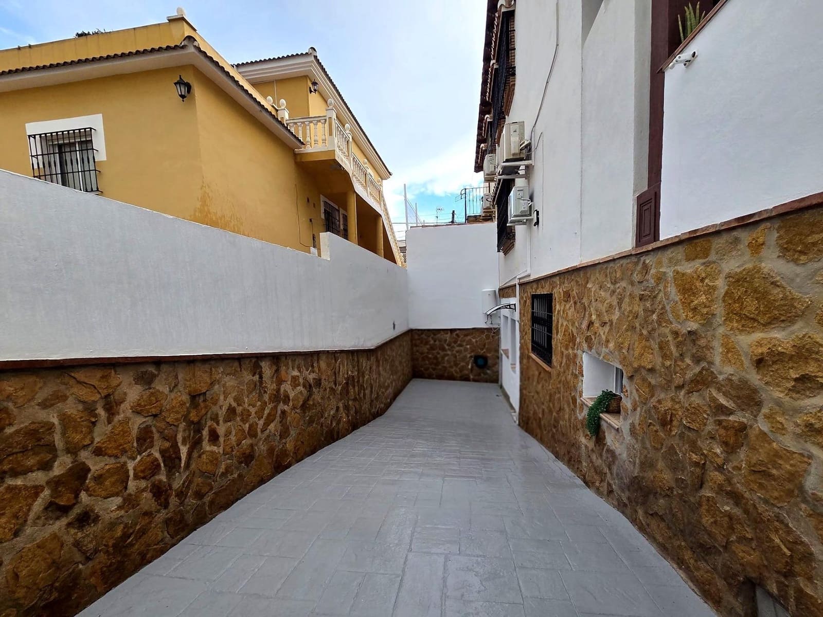 2 soveværelse Lejlighed til leje i Malaga by med garage - € 1.200 (Ref: 10168701)