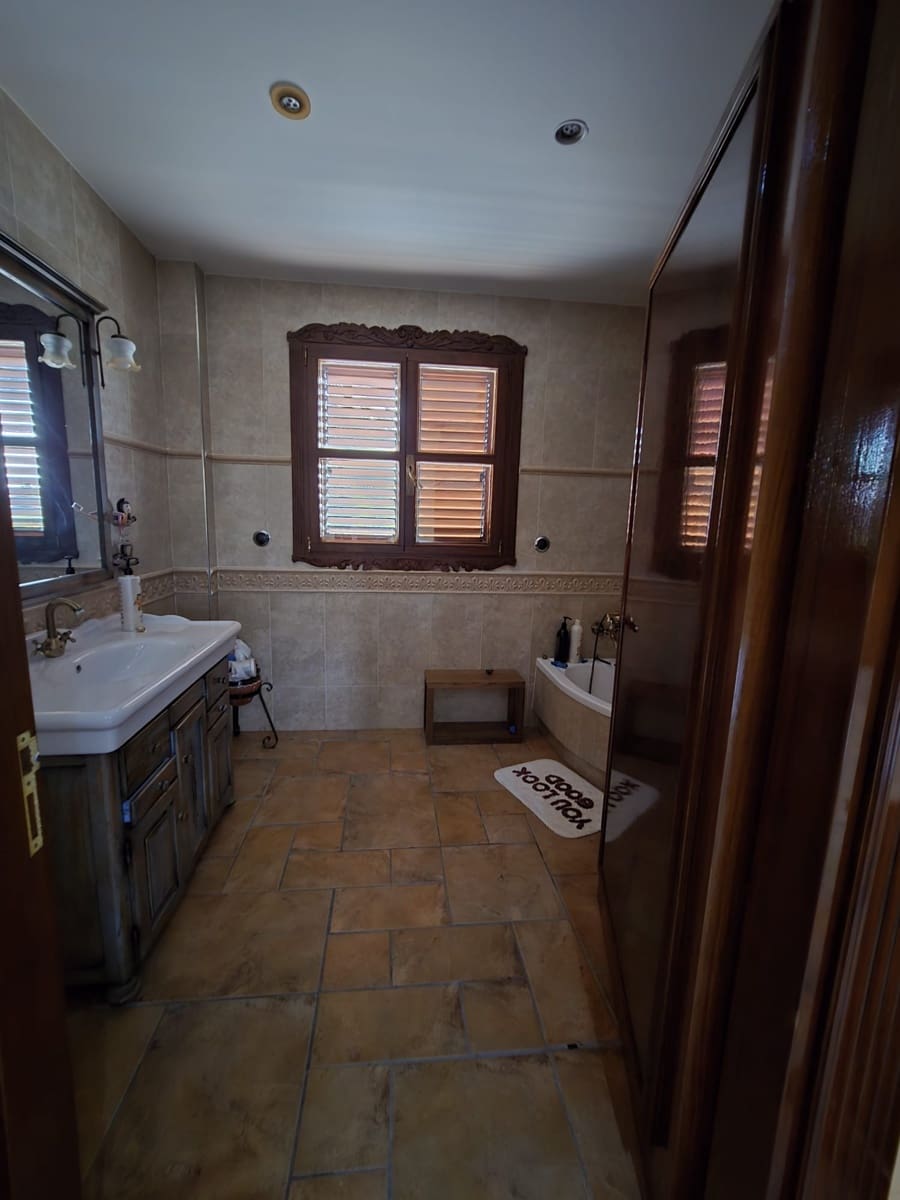 5 bedroom Villa for sale in Murcia city with garage - € 3,400,000 (Ref: 10085332)
