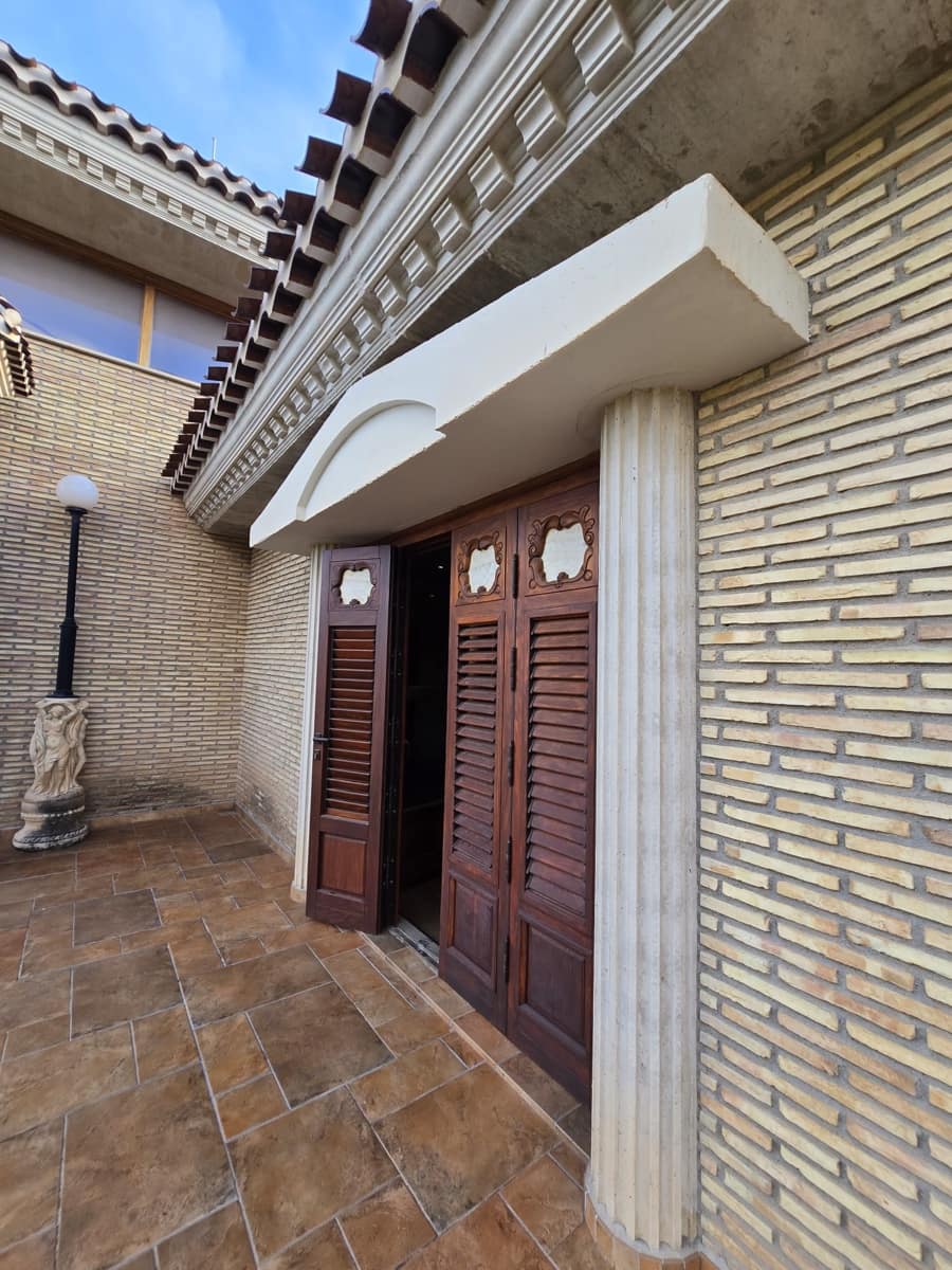 5 bedroom Villa for sale in Murcia city with garage - € 3,400,000 (Ref: 10085332)